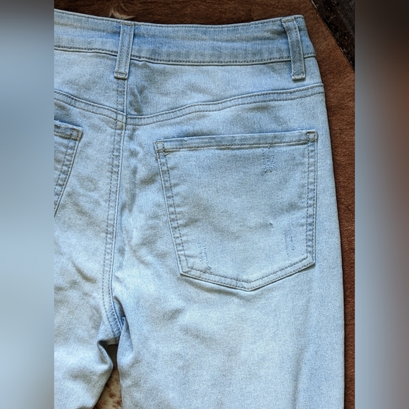 So High Rise Distressed Jegging - Picture 16 of 16